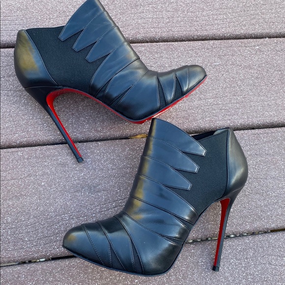 LouBoutin black leather stiletto booties. Sz.38.5 - Picture 5 of 10